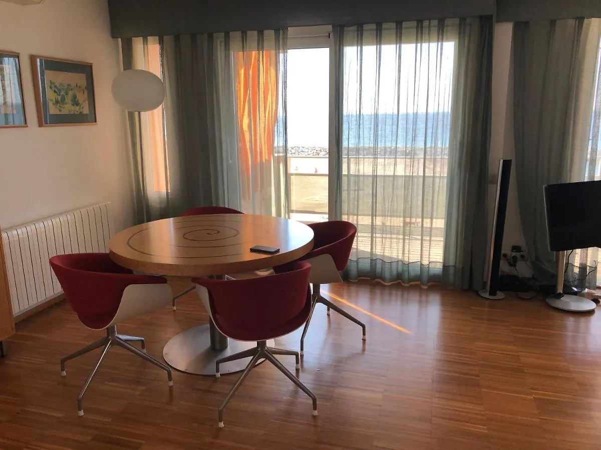 Apartamento En 1ª Linea De Mar Con Excepcionales Vistas A La Bahia En Sant Antoni De Calonge Apartment